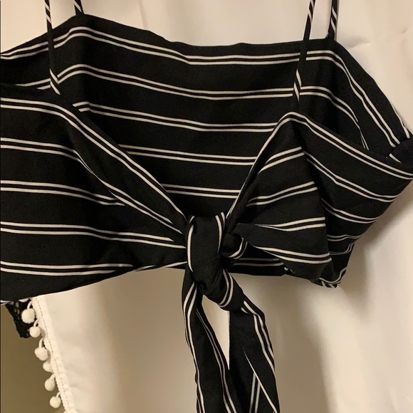 Black and white striped crop cami - Picture 2 of 2